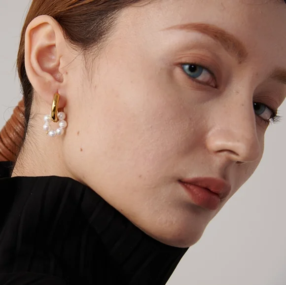 Delicate Assymetry Dangle Earrings - Picture 6 of 6